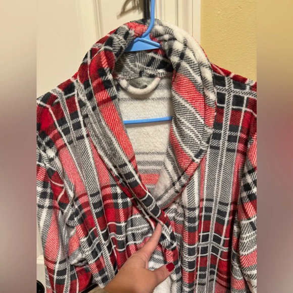 Mythology White Red Black Plaid Robe (Missing Belt) Sz One Size Fits Most - Picture 4 of 10